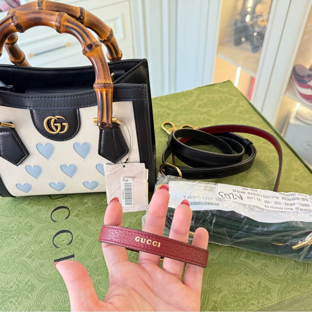Gucci Black and Cream Heart Satchel with Bamboo Handle - Picture 3 of 8